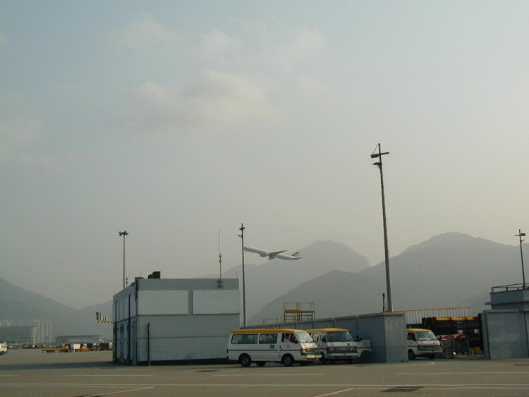hk-airport.JPG